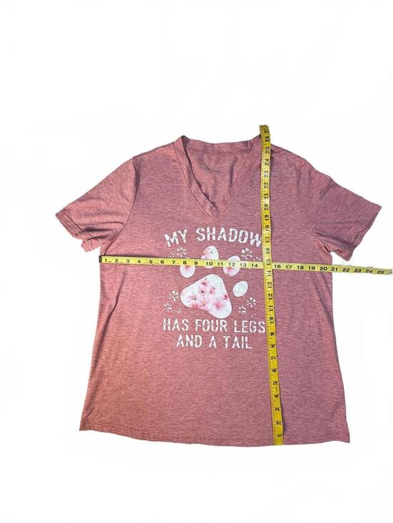 Tops - TOP Pink V-Neck Graphic T-Shirt Size L